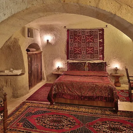 Koza Cave מלון גורמה